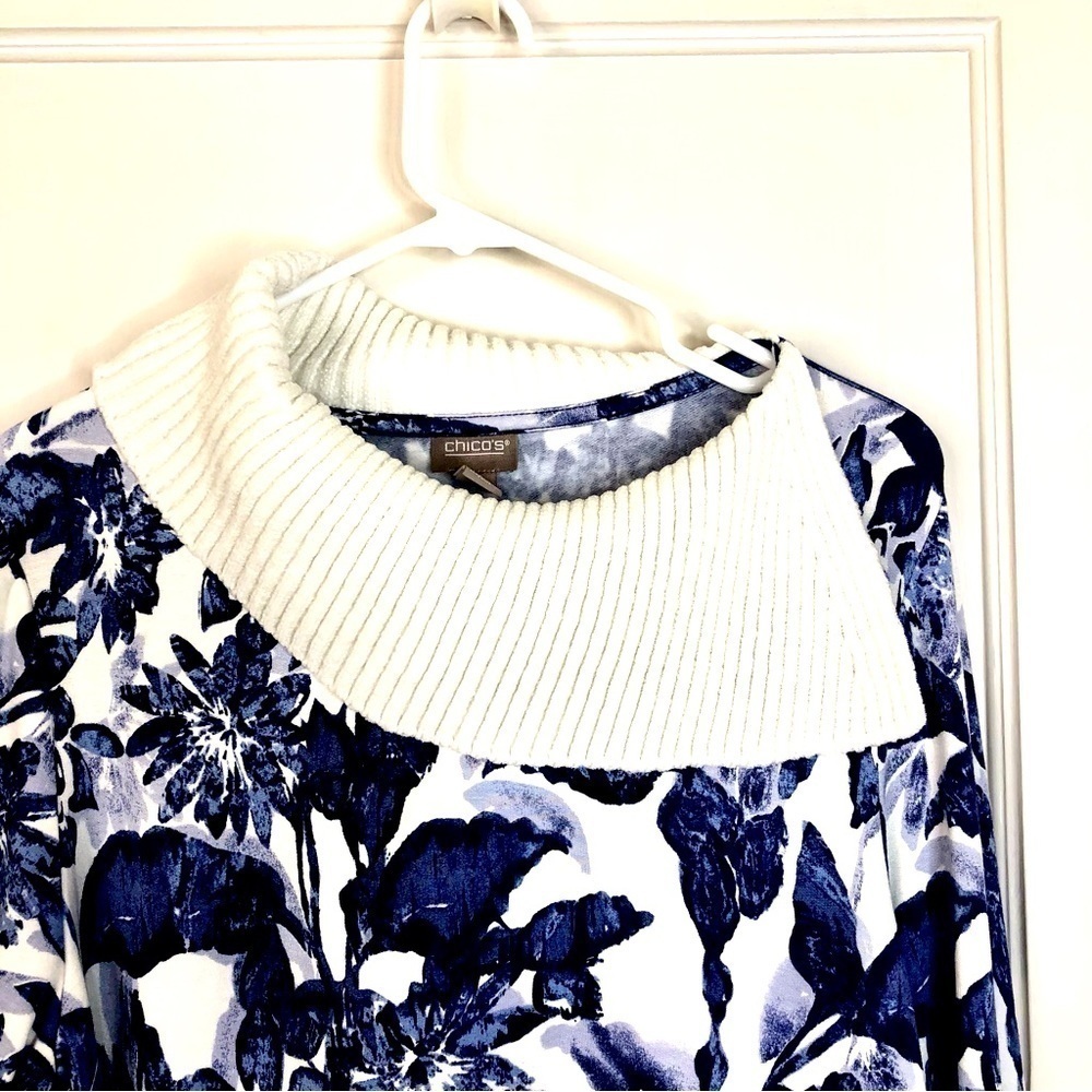 Chico’s blue white floral long sleeve tunic envelope neck size 12 (Chico’s 2) - Picture 3 of 11